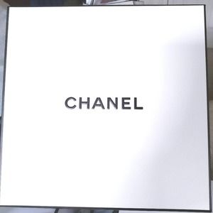 CHANEL  New White and Black‎ 2 Piece Square Keepsake Gift Box 9x9 Party Decor